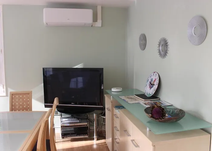 Montcuq, Maison Avec Vue Sur La Tour, Classe 3*** *